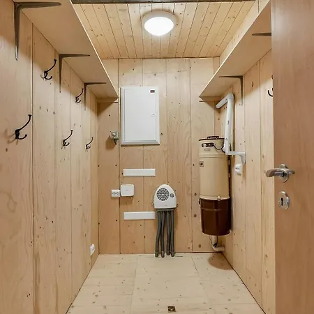 Modern In Harmony With Nature *